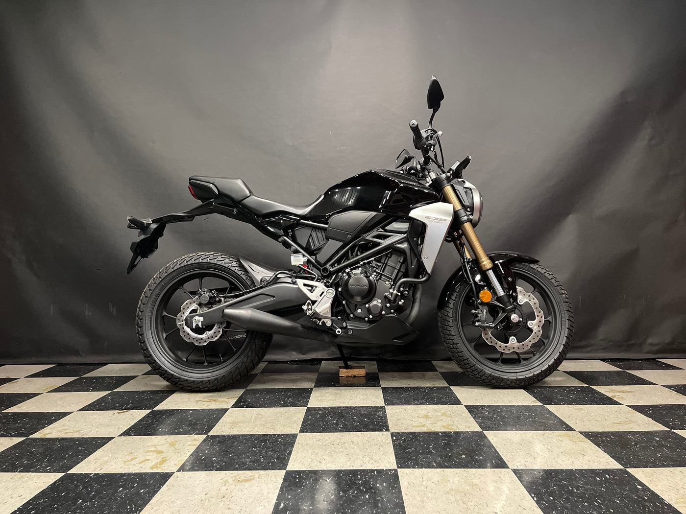 2022 Honda CB300R Spécial édition OFF ROAD