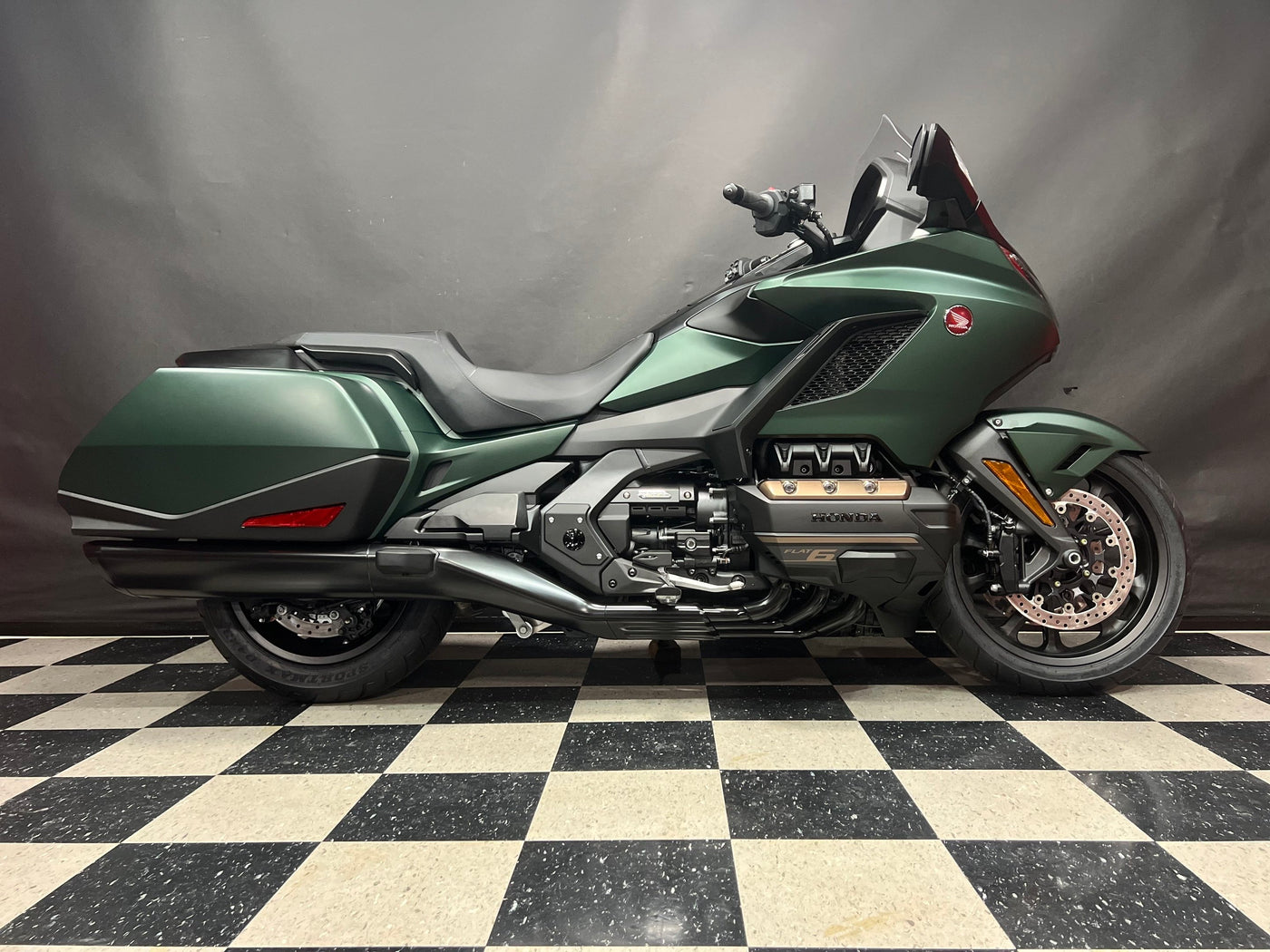 2024 Honda GL1800 Goldwing bagger manuel