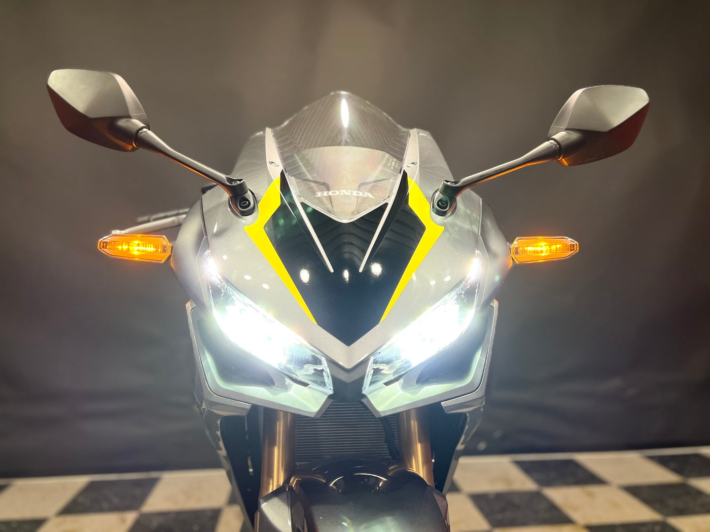 2023 Honda CBR500RA frais de transport et de préparation inclus