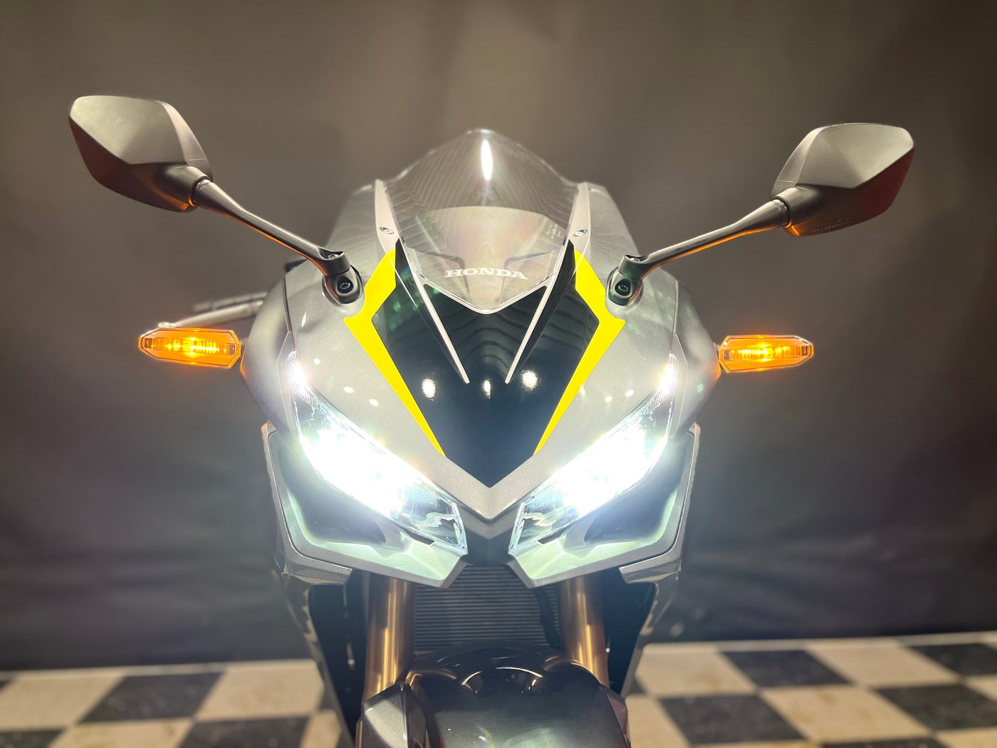 2023 Honda CBR500RA frais de transport et de préparation inclus