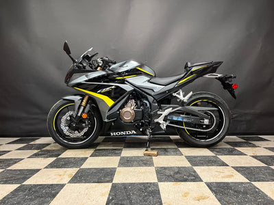 2023 Honda CBR500RA frais de transport et de préparation inclus