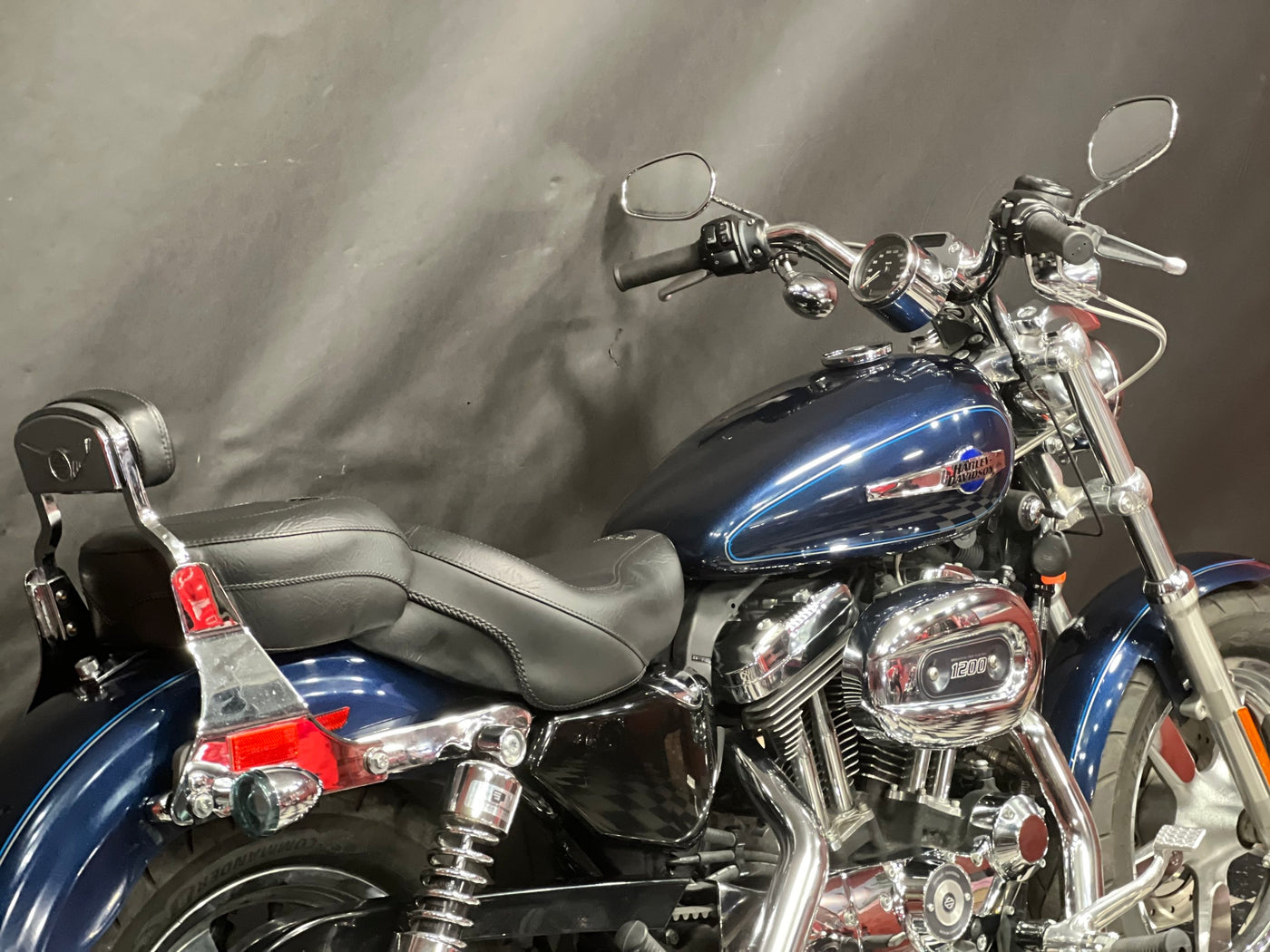 2013 Harley-Davidson Sportster 1200 cc  bas kilometrage low miles