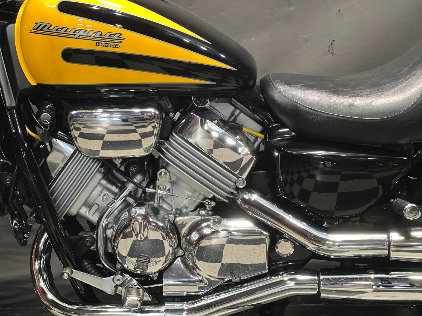 1997 Honda V45 Magna VF750C